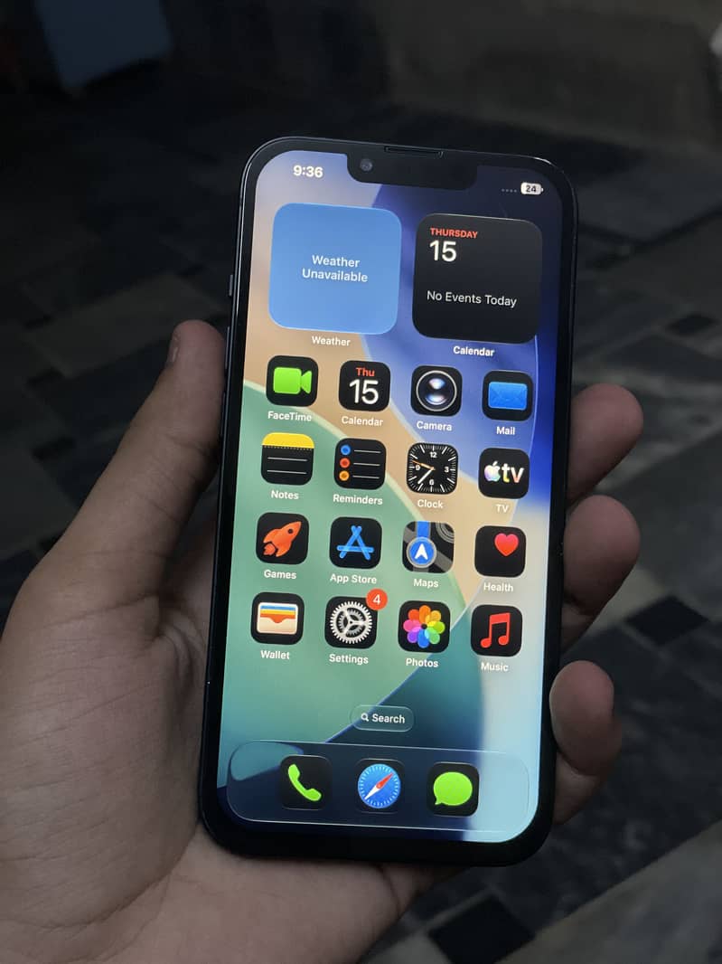 Apple iPhone 13 5