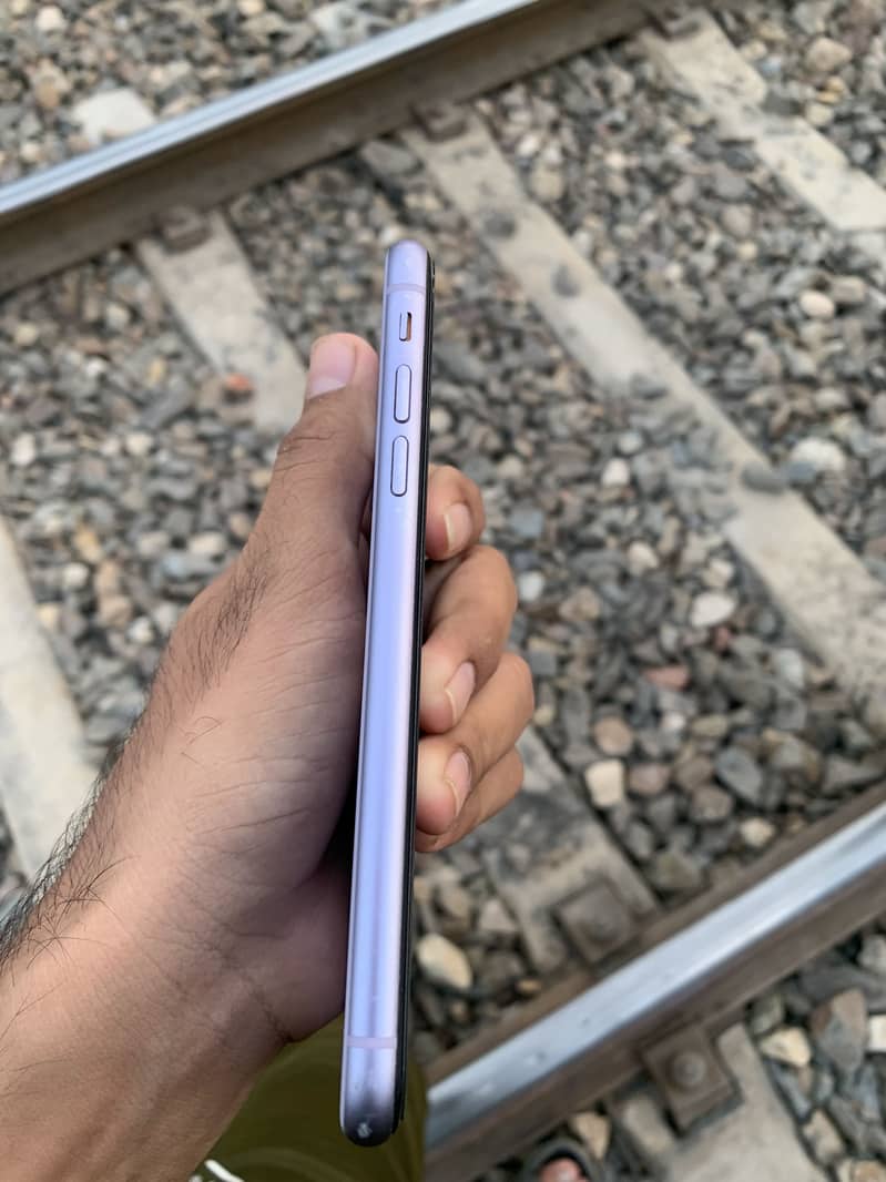 Apple iPhone 11 5
