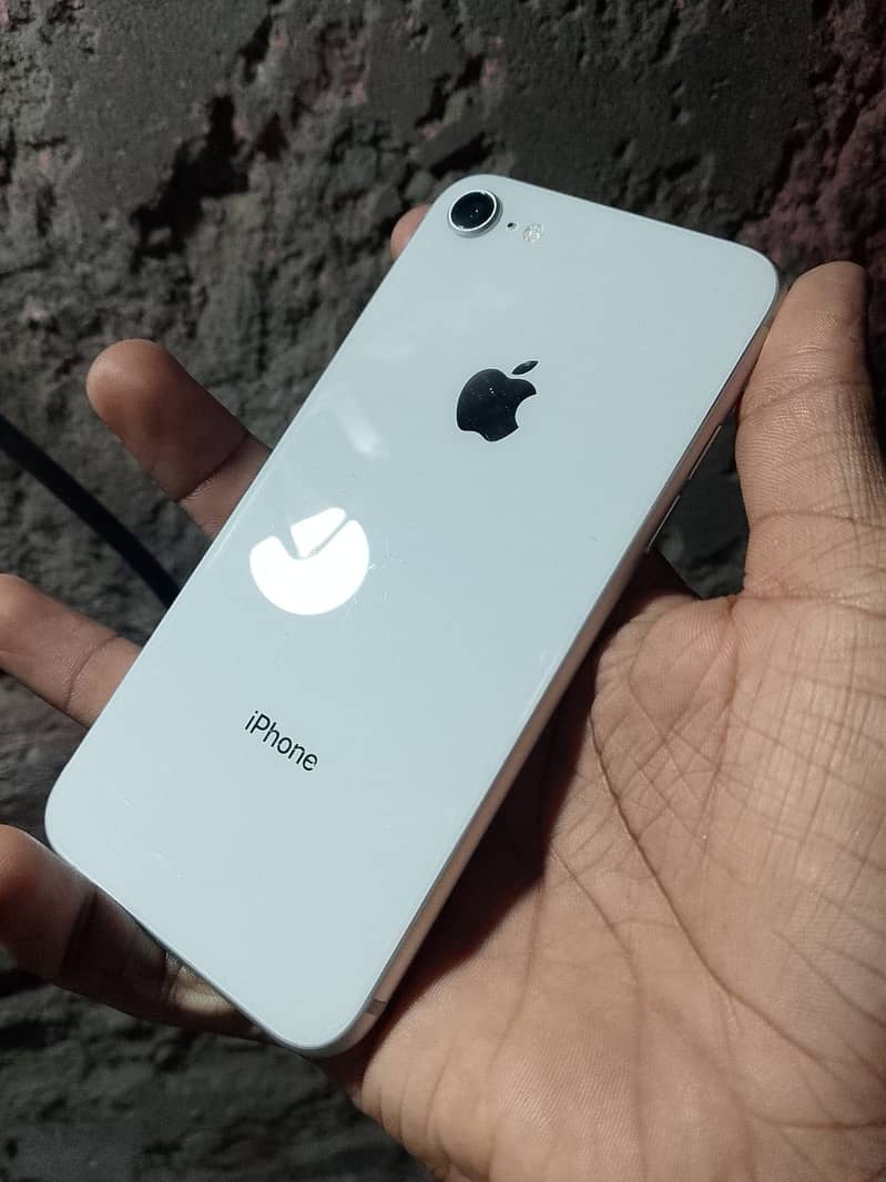 Apple iPhone 8 5