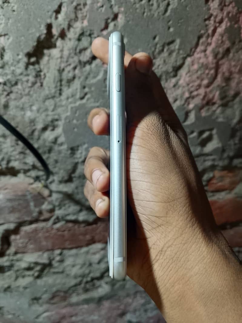 Apple iPhone 8 7