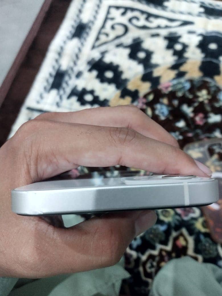 Apple iPhone 12 1