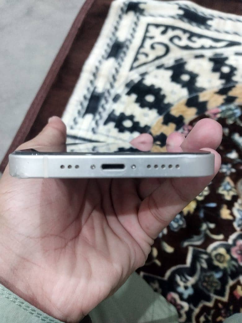 Apple iPhone 12 2