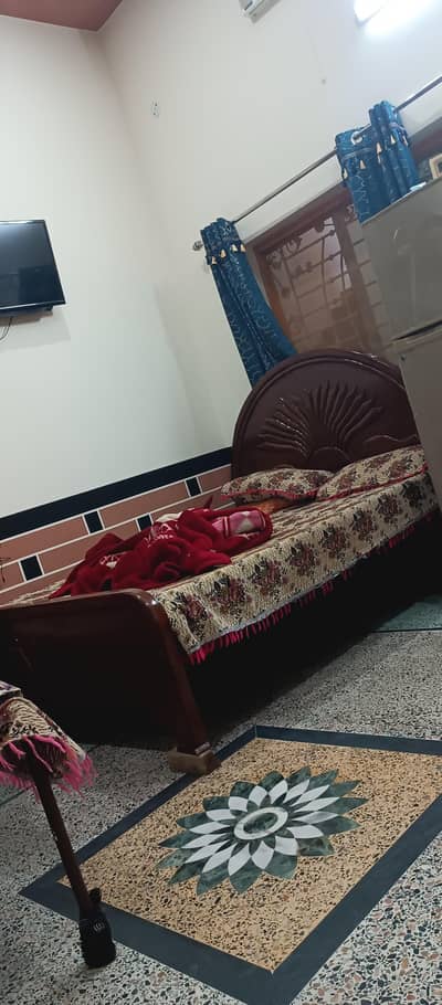 BED 5 INCH bikul ok ha new polish hoya hua ha matric bi achi halat mai