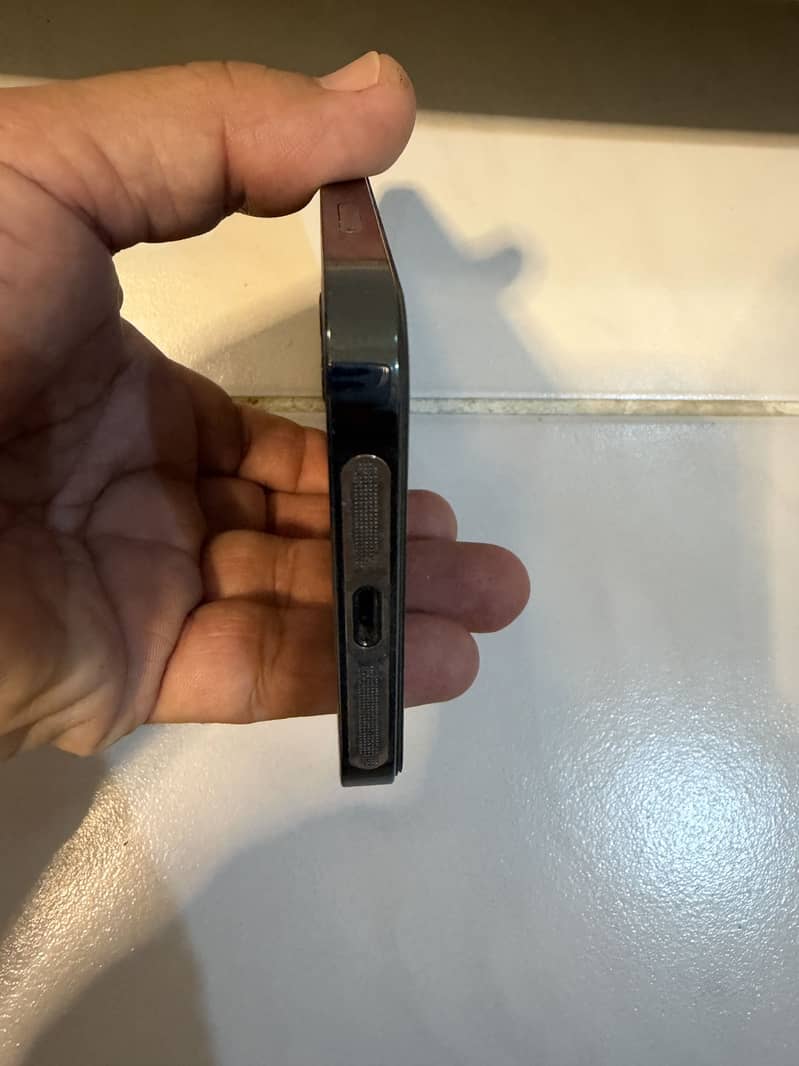 Apple iPhone 12 Pro 3