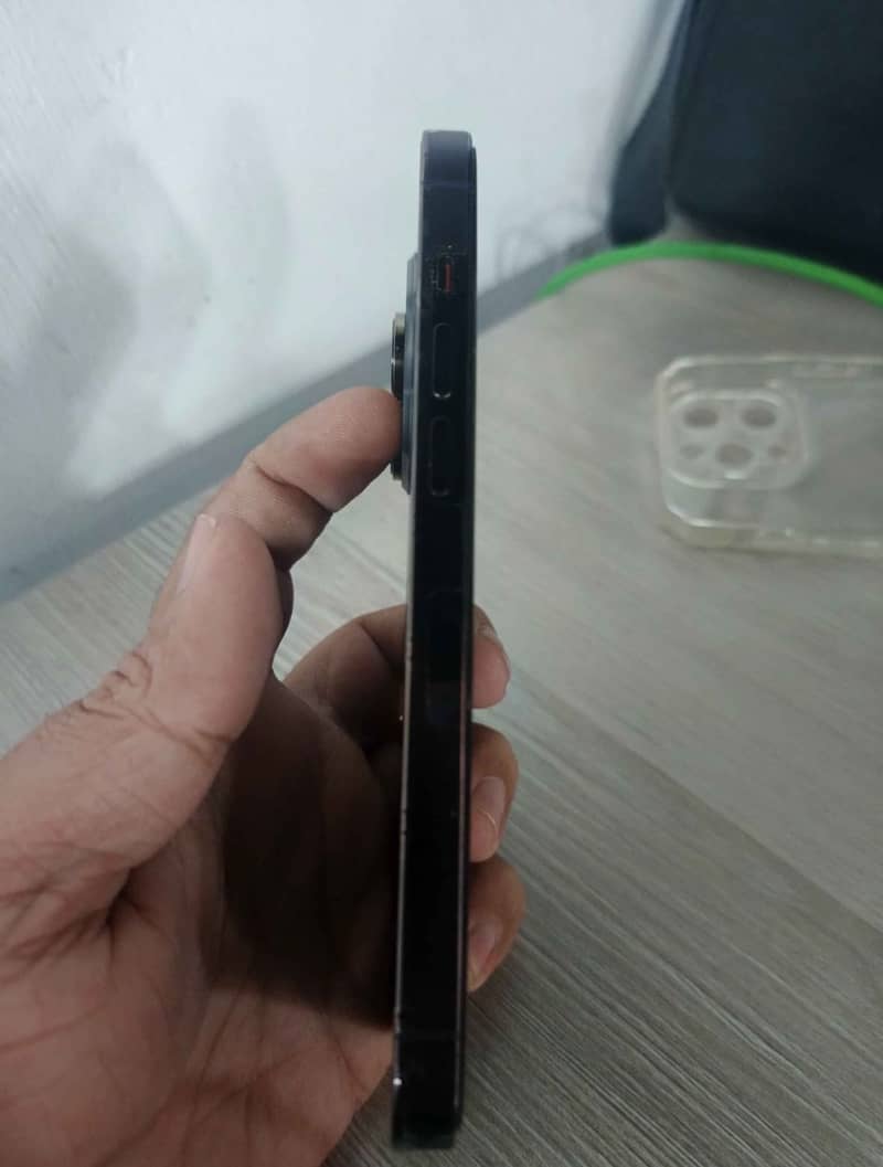 Apple iPhone 14 Pro 0