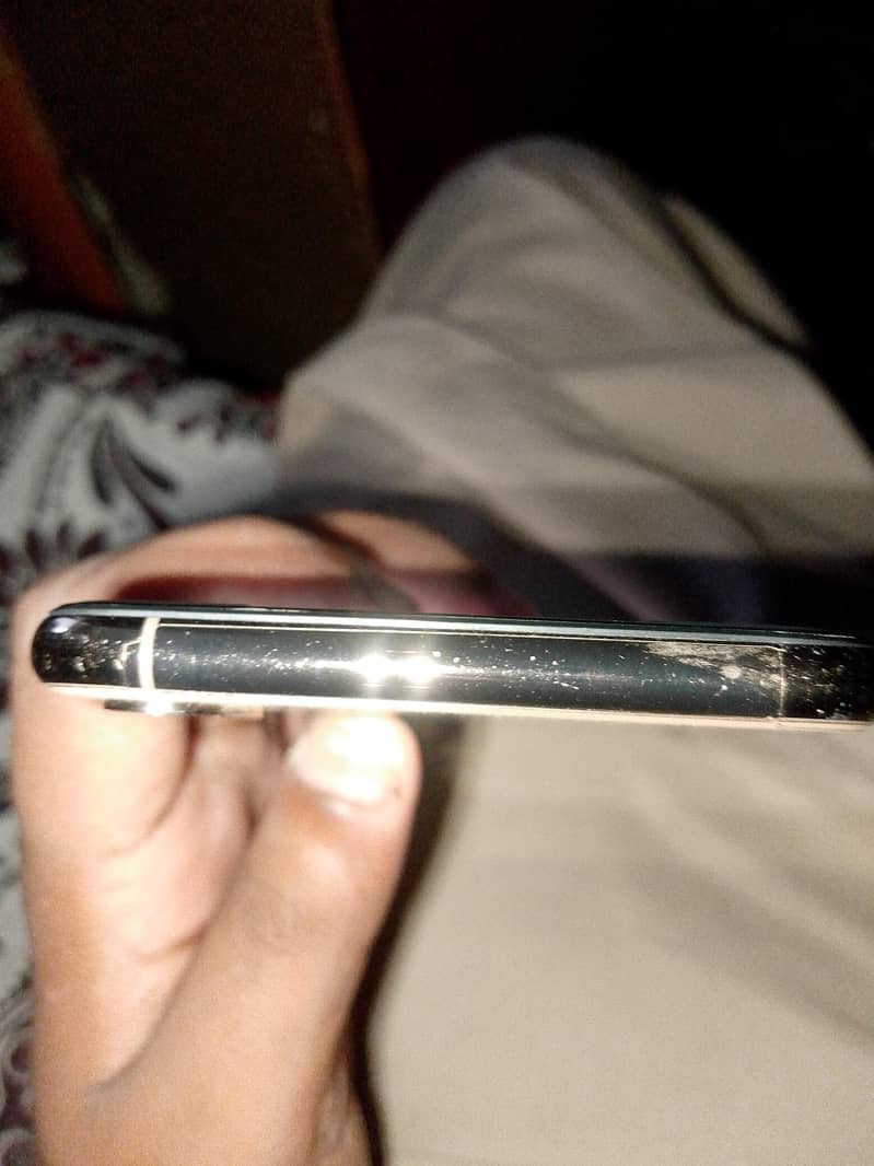 Apple iPhone XS Max 2