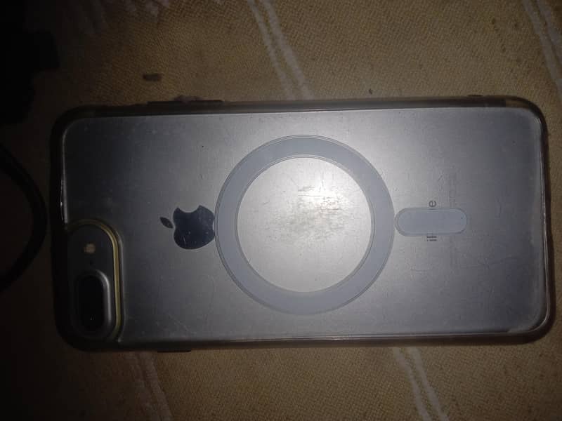 Apple iPhone 7 Plus 8