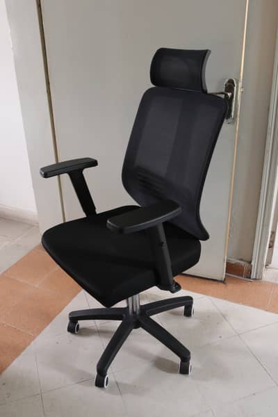 Office Ergonomic High-Back Mesh Chair with Headrest 10/10 Condition