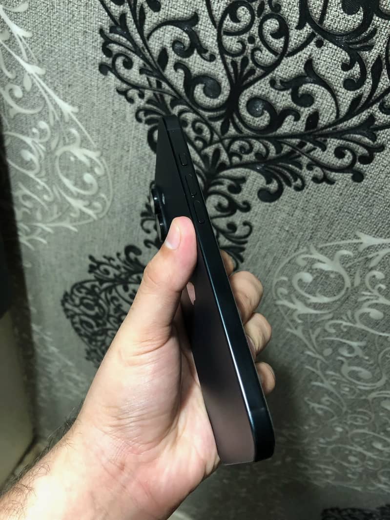 Apple iPhone 16 Plus 3