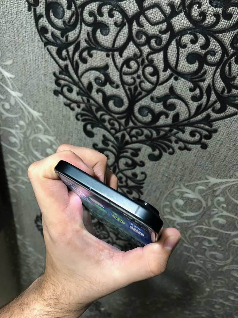 Apple iPhone 16 Plus 4