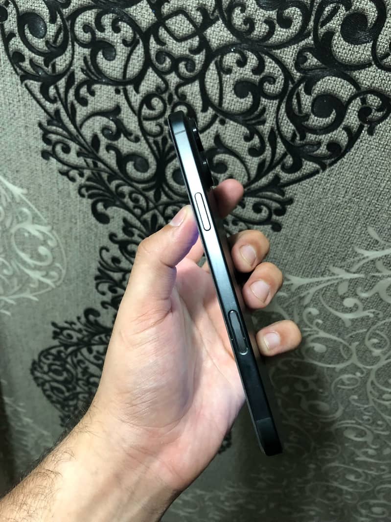 Apple iPhone 16 Plus 5