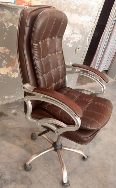 urgent sale  ladar chair 03091819100