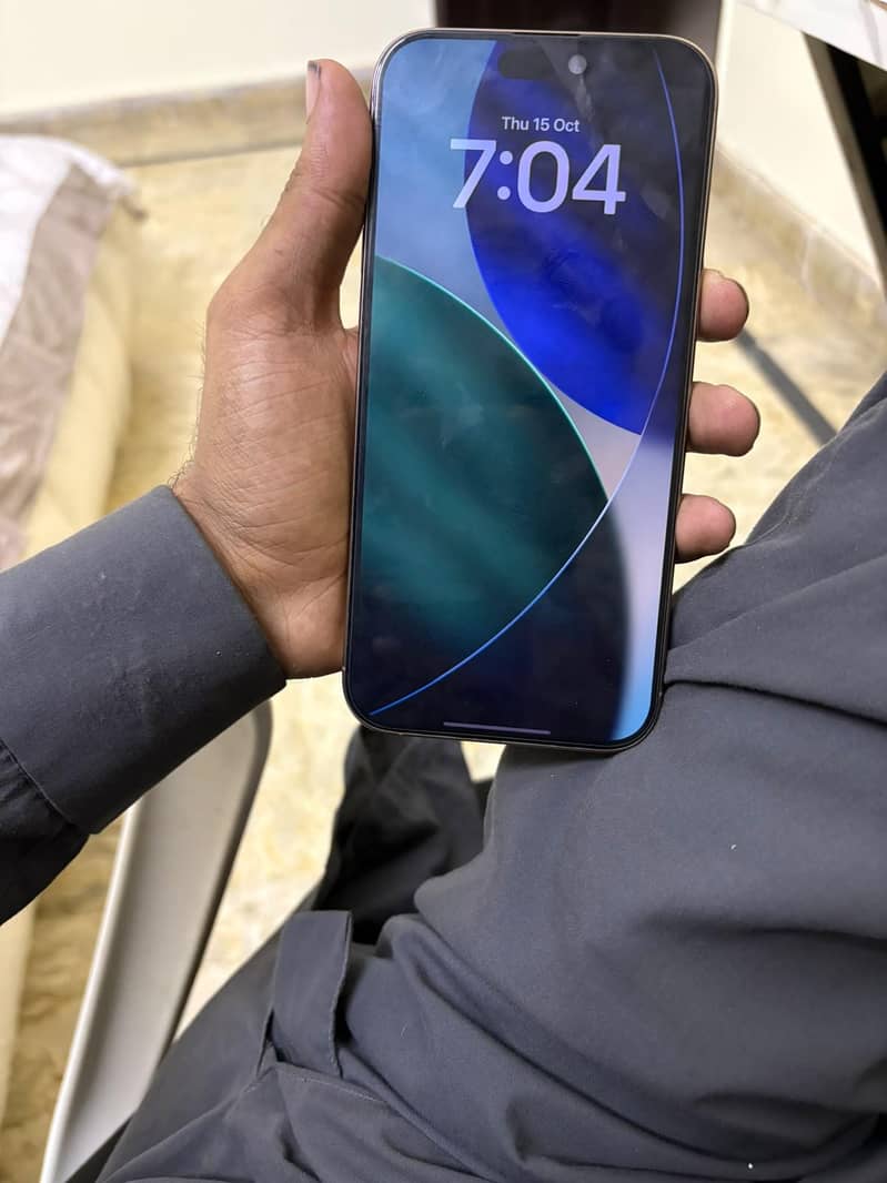 Apple iPhone 16 Pro Max 0