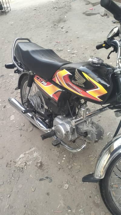 Honda CD 70 bohat achi condition me he