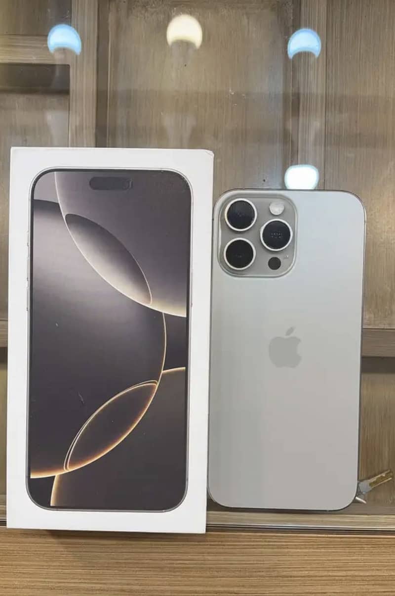 Apple iPhone 16 Pro Max 1