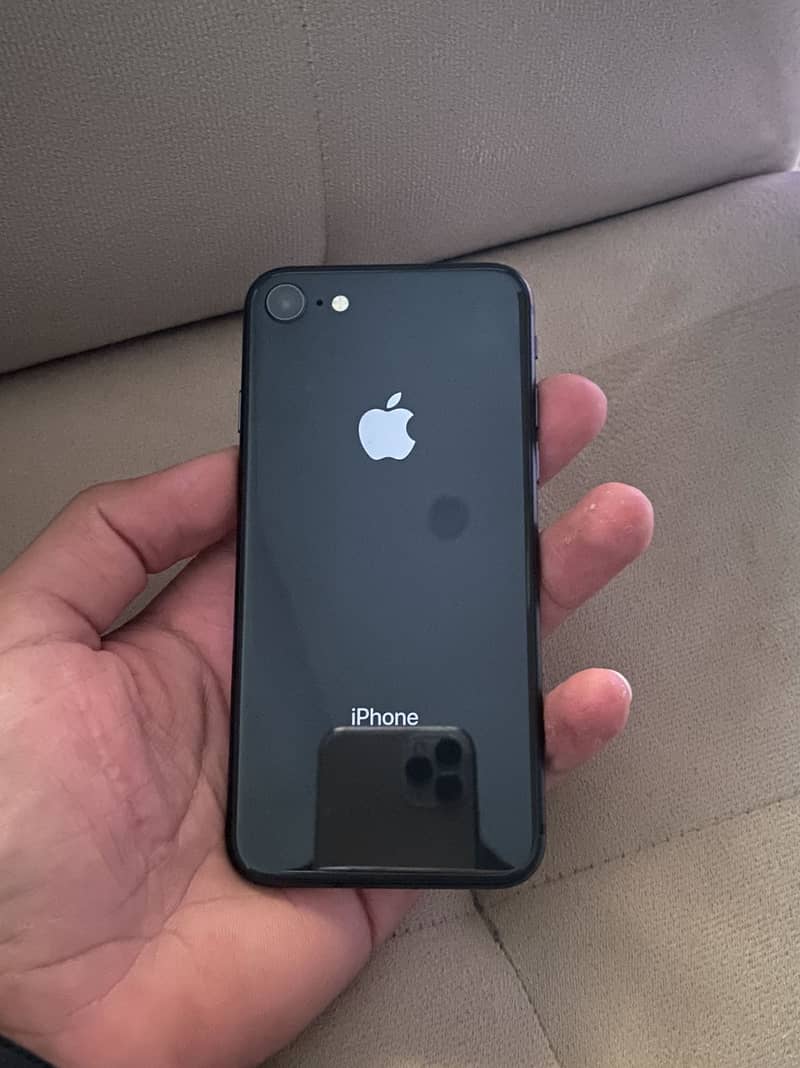 Apple iPhone 8 (sim time available) 3
