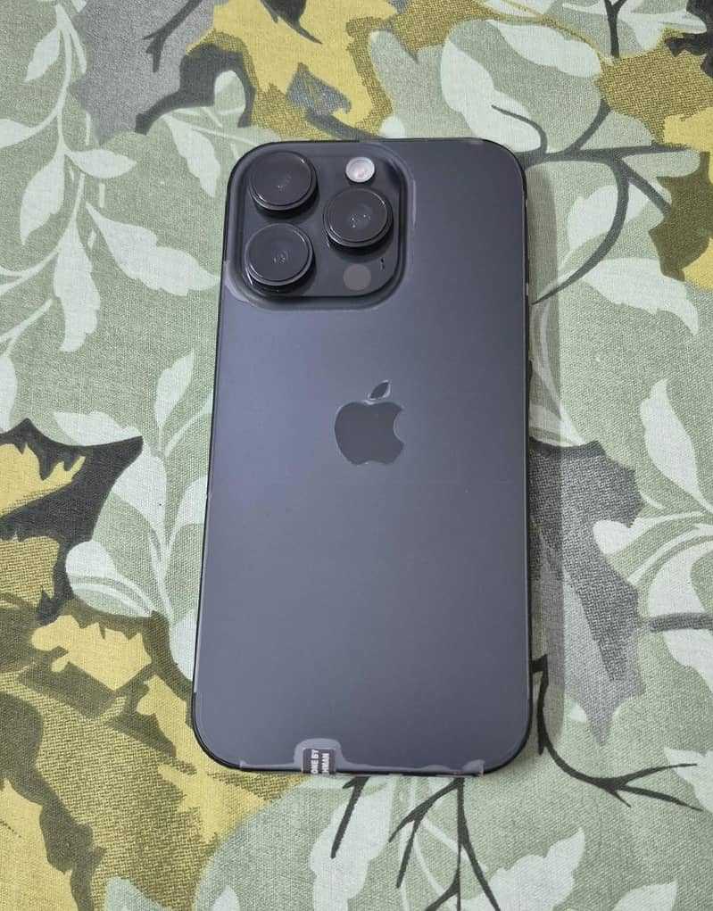 Apple iPhone 16 Pro 1