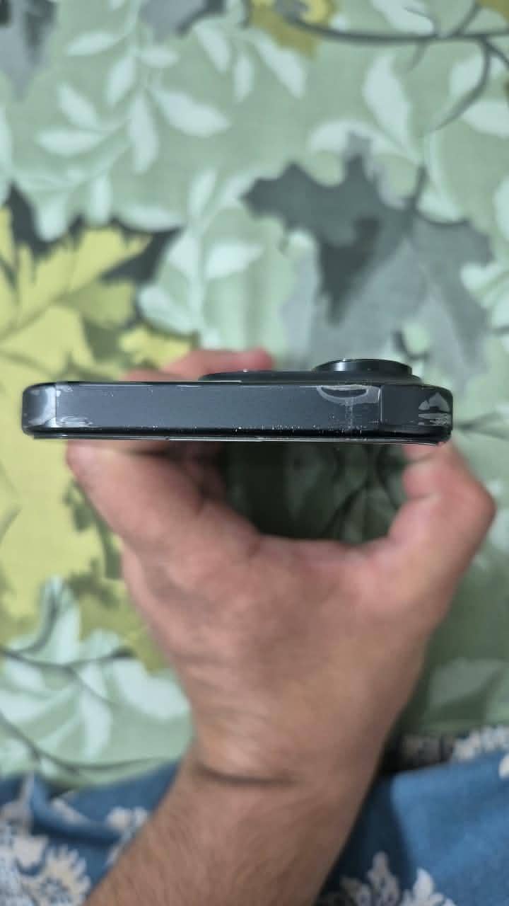 Apple iPhone 16 Pro 6