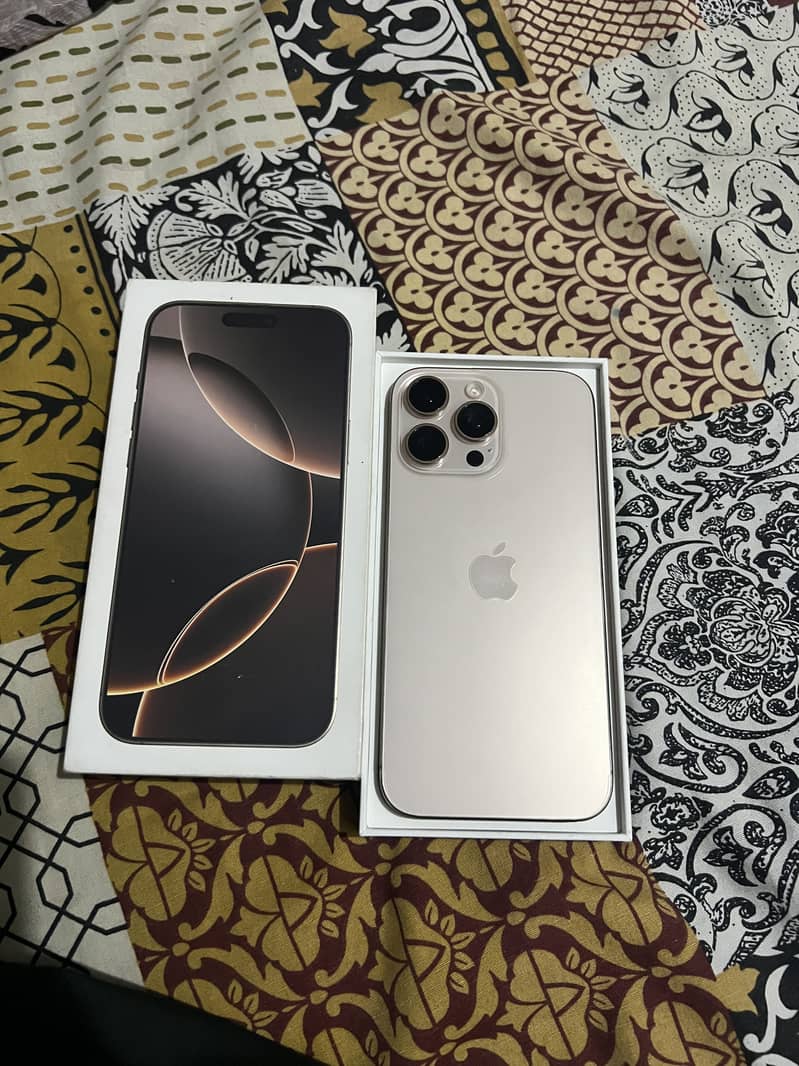 Apple iPhone 16 Pro Max 0