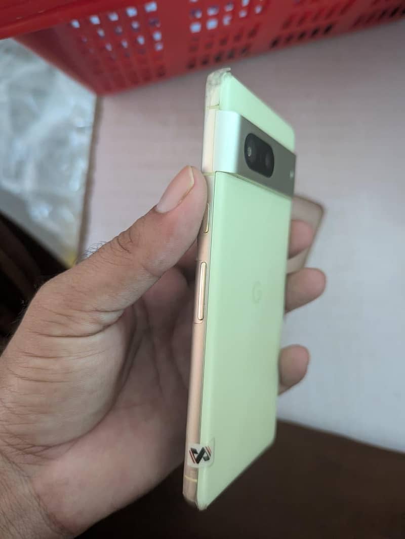 Google Pixel 7 3