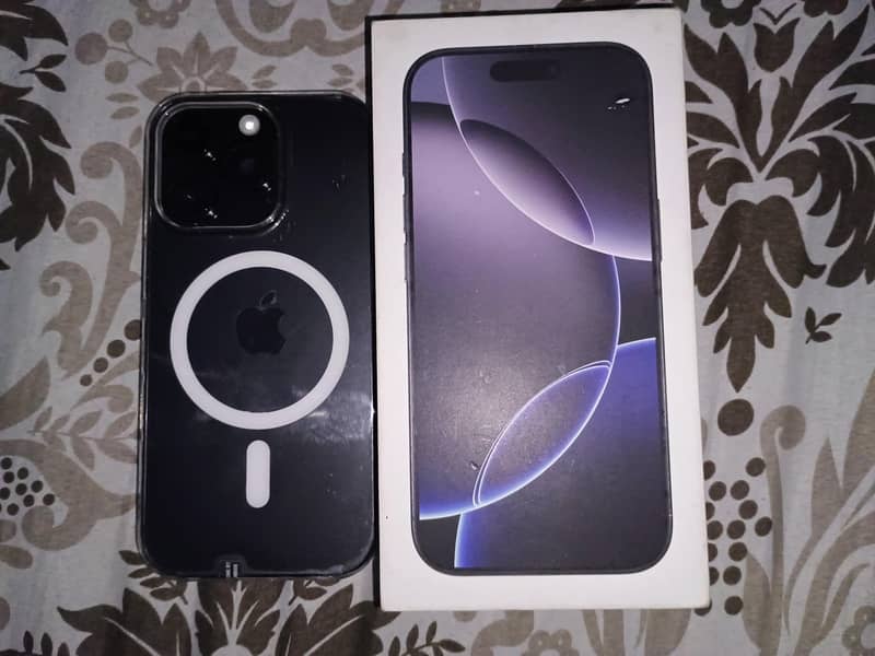 Apple iPhone 16 Pro 0