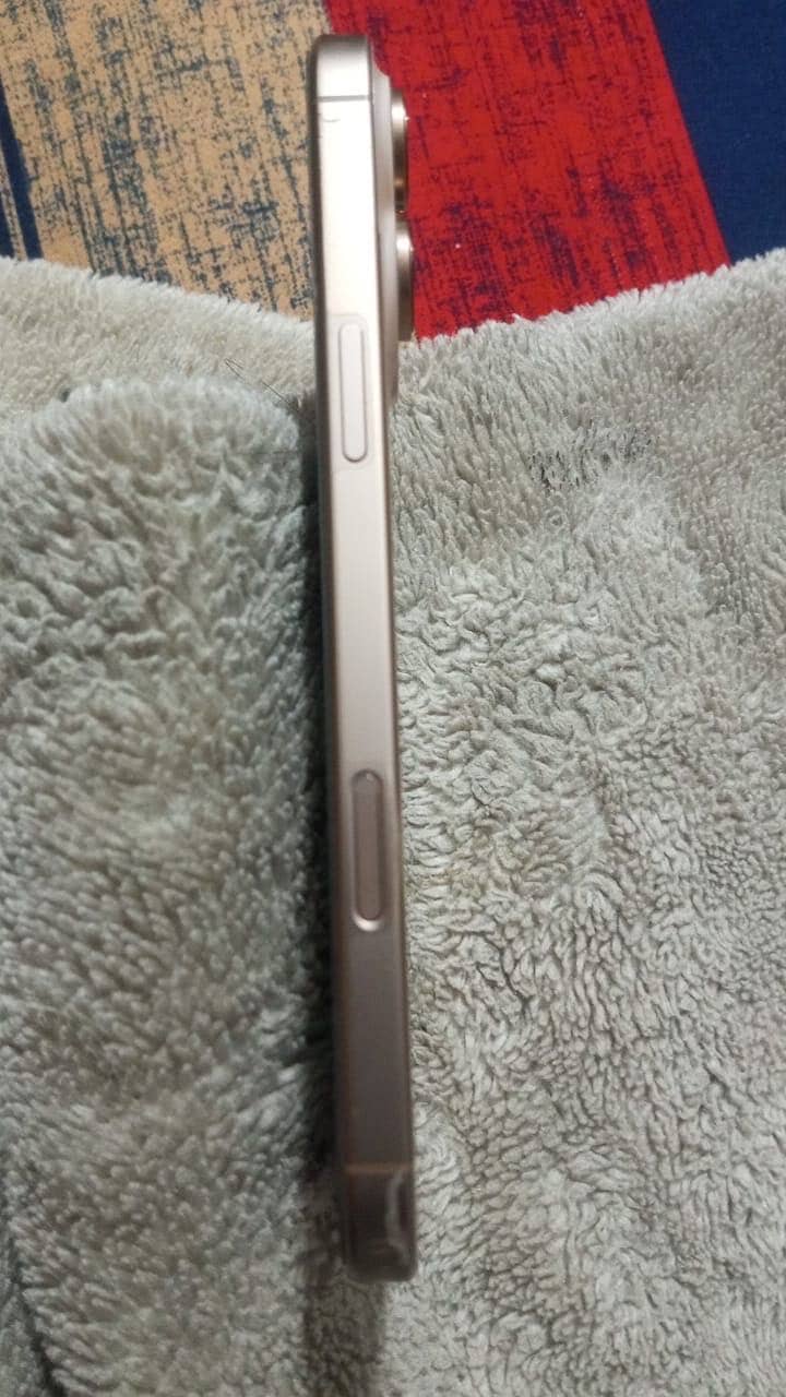 Apple iPhone 16 Pro Max 3