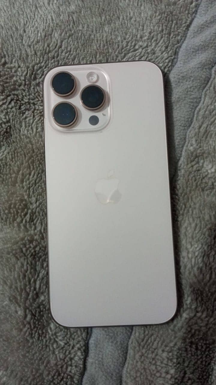 Apple iPhone 16 Pro Max 5