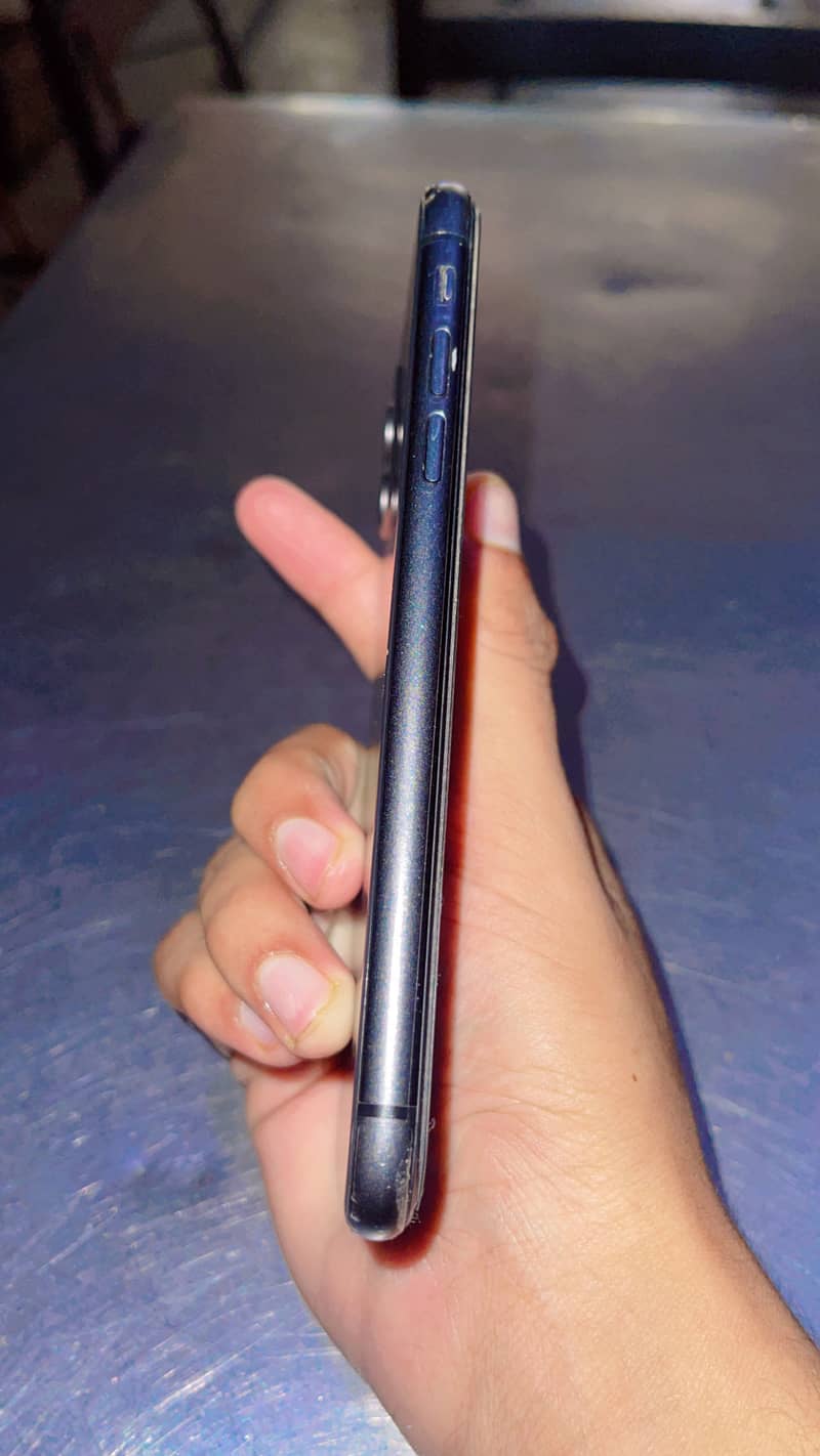 Apple  iphone 11 1