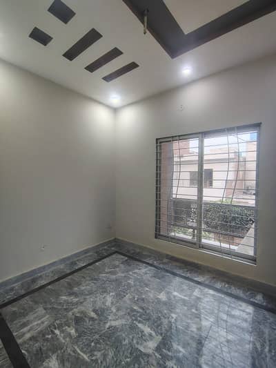 5 MARLAS NEW TRIPLE STORY HOUSE FOR SALE BLOCK N