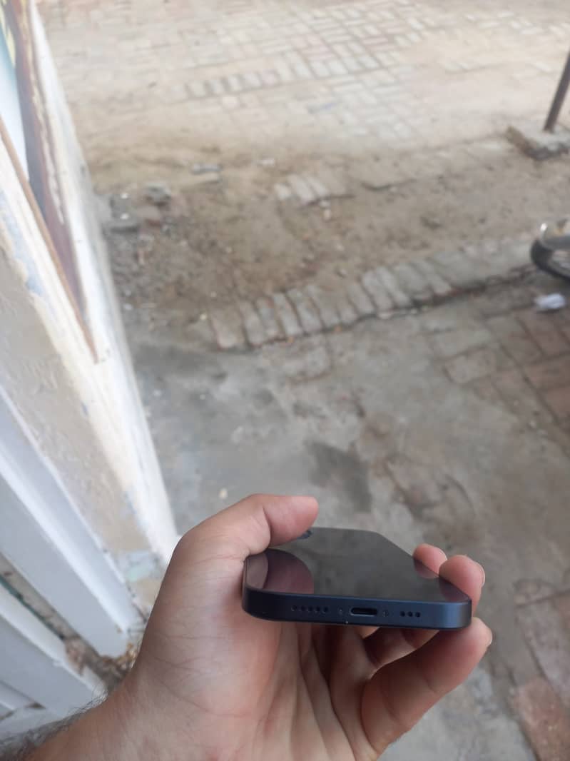 Apple iPhone 13 1