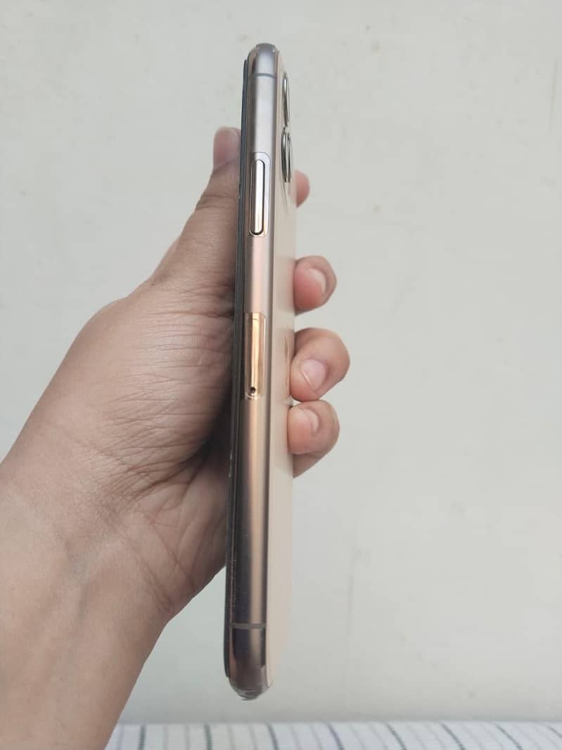 Apple iPhone 11 Pro 3
