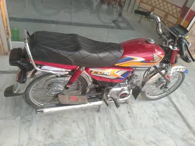 Honda CD 70 2025