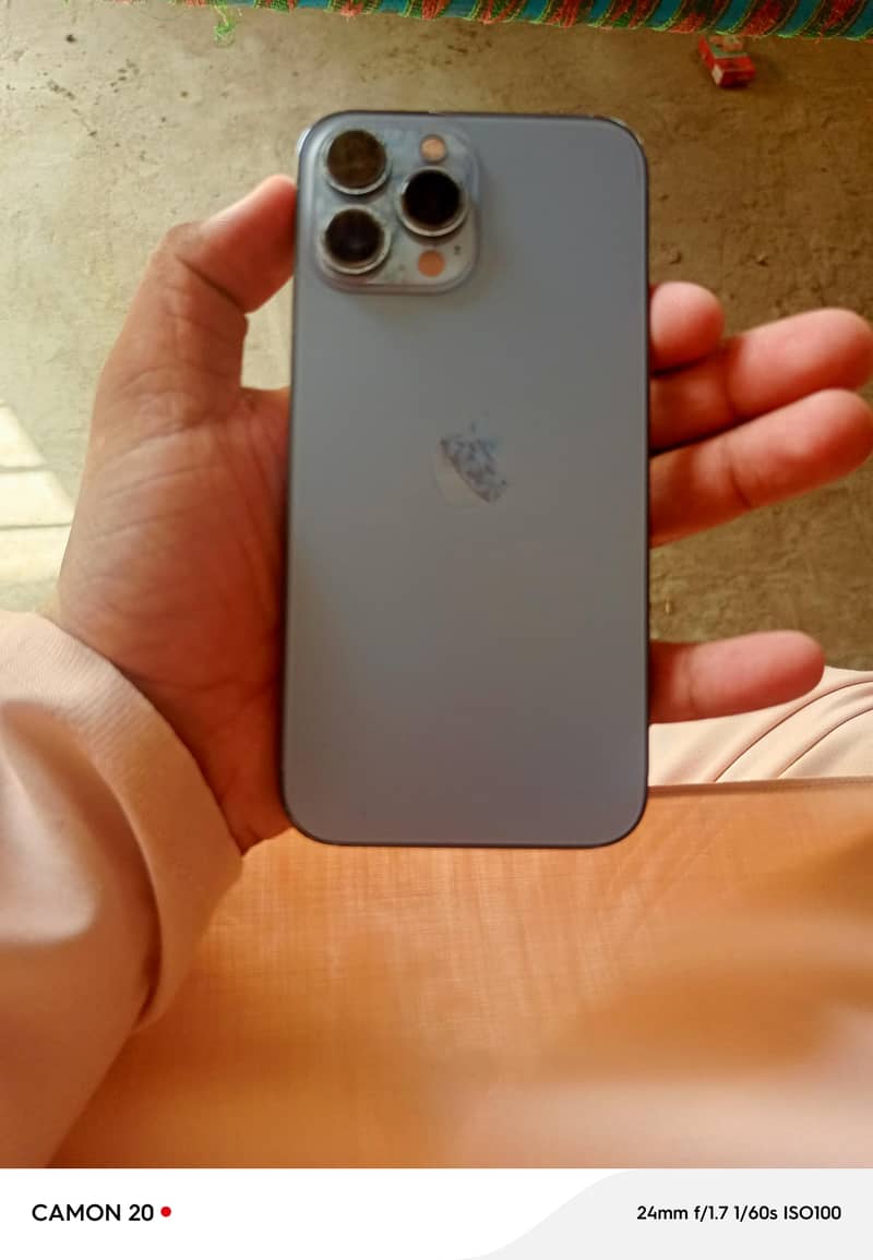 Apple iPhone 13 Pro Max 0
