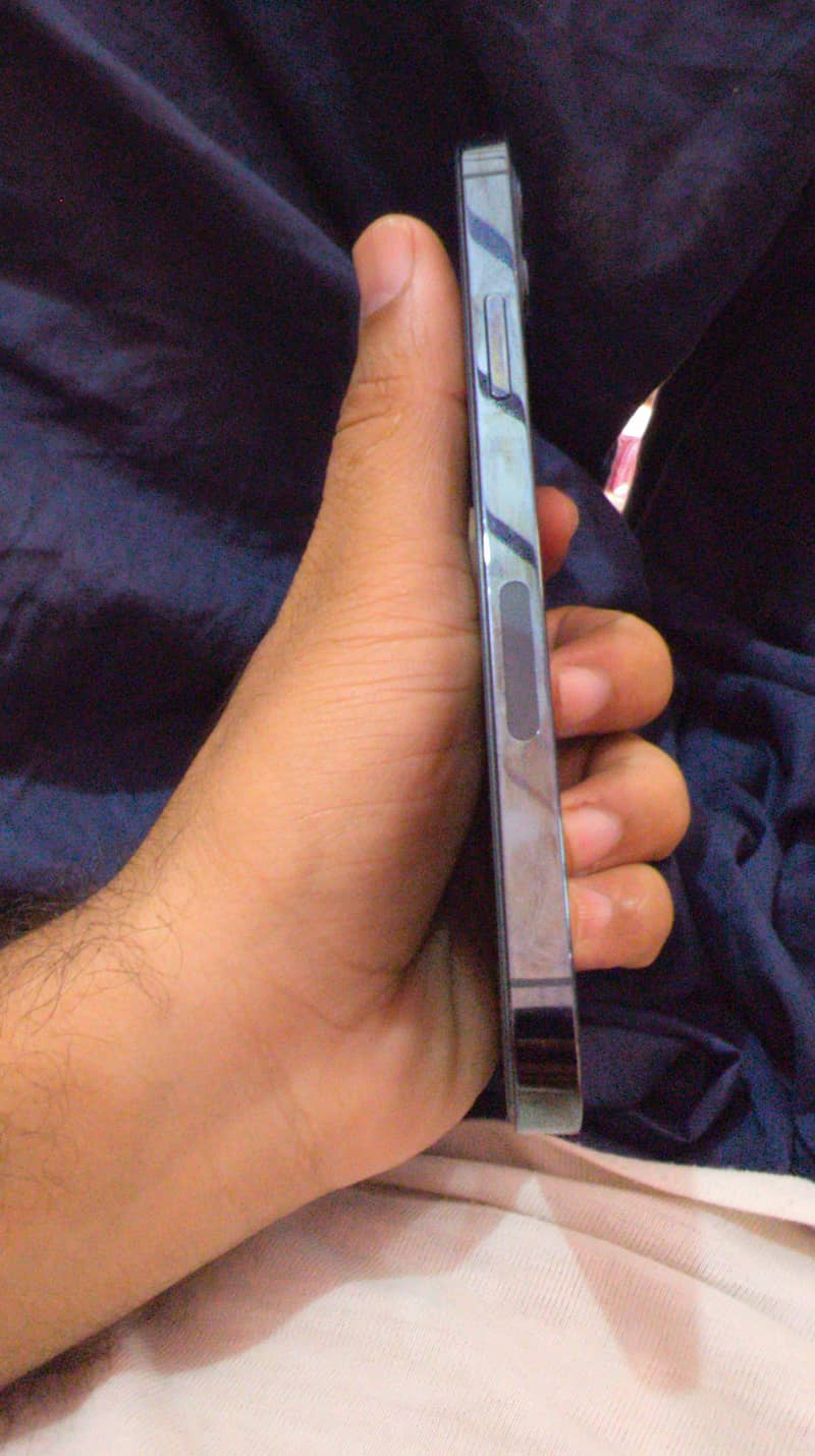 Apple iPhone 12 Pro 3