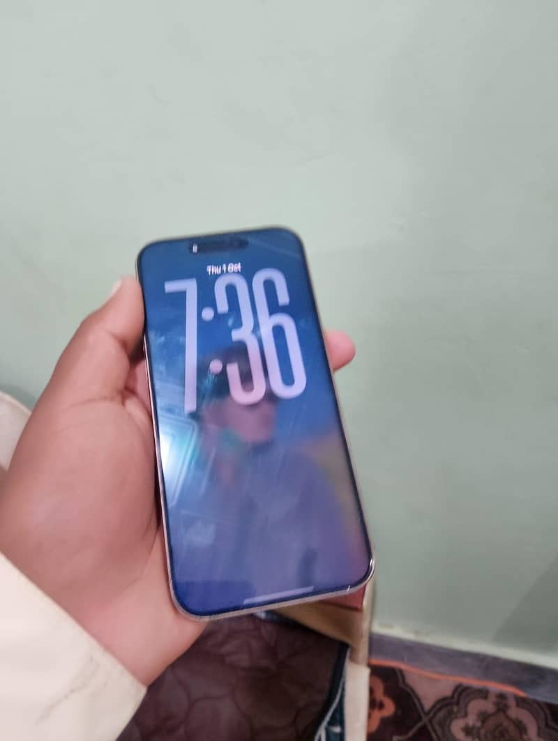 Apple iPhone 16 Pro Max 4