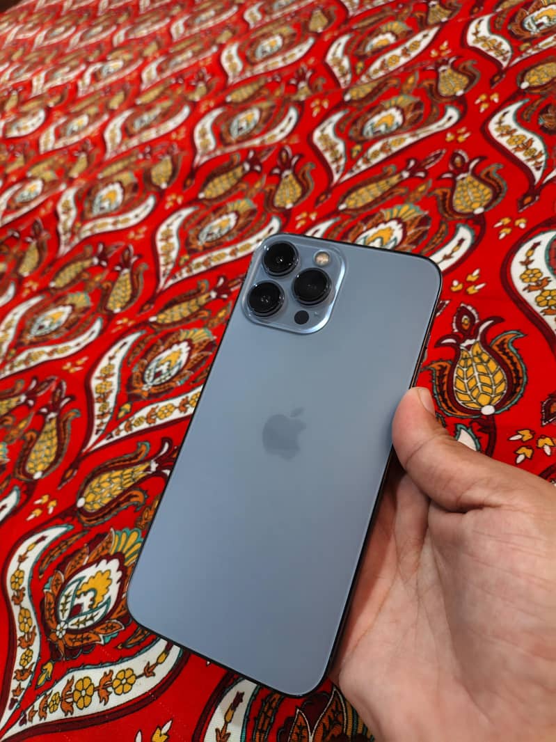 Apple iPhone 13 Pro Max 0