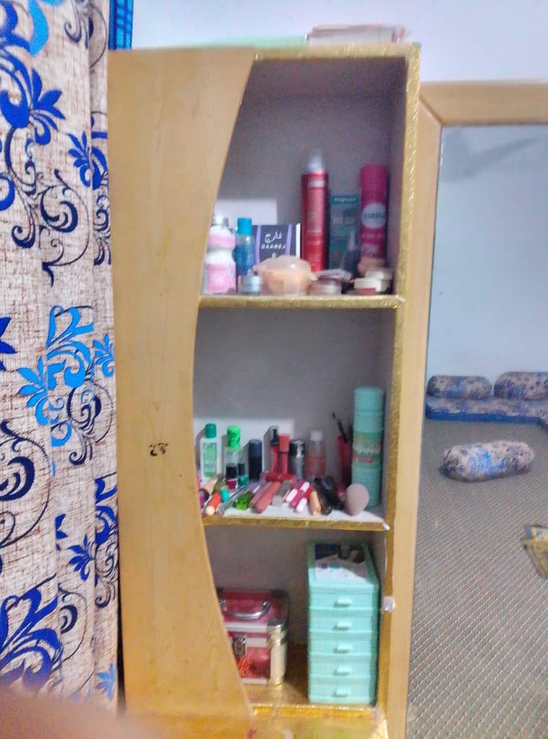 dressing table with mirror 2