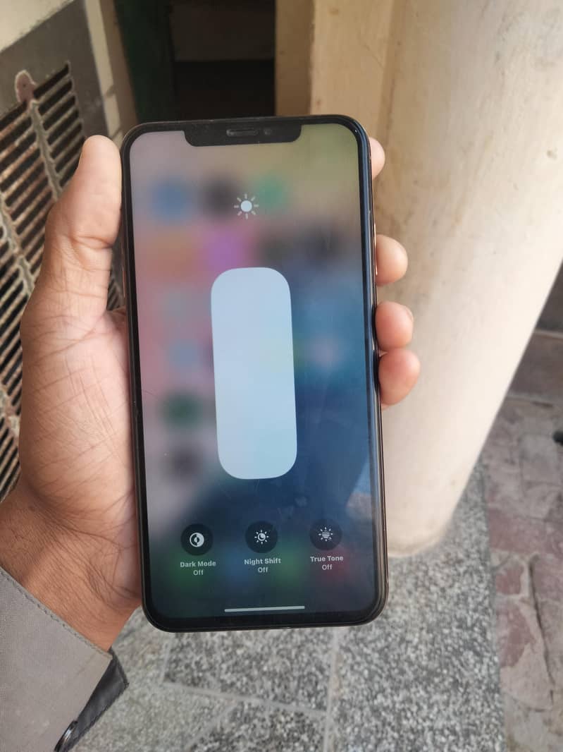 Apple iPhone XS Max 7