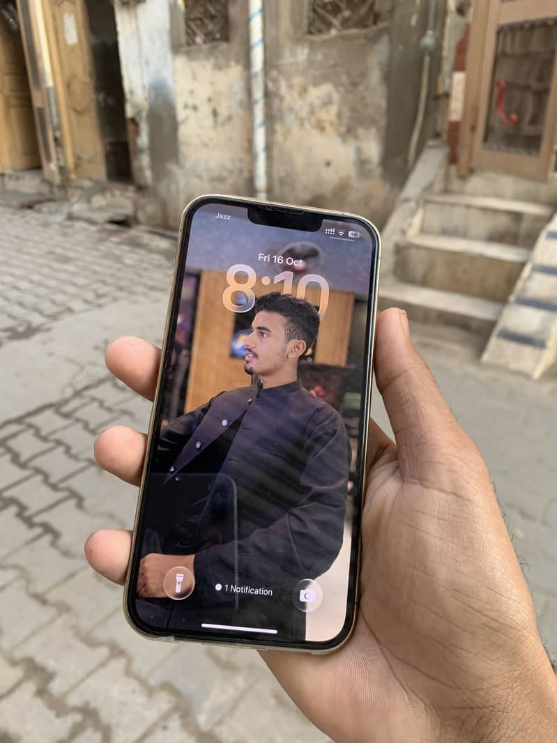 Apple iPhone 13 Pro 1