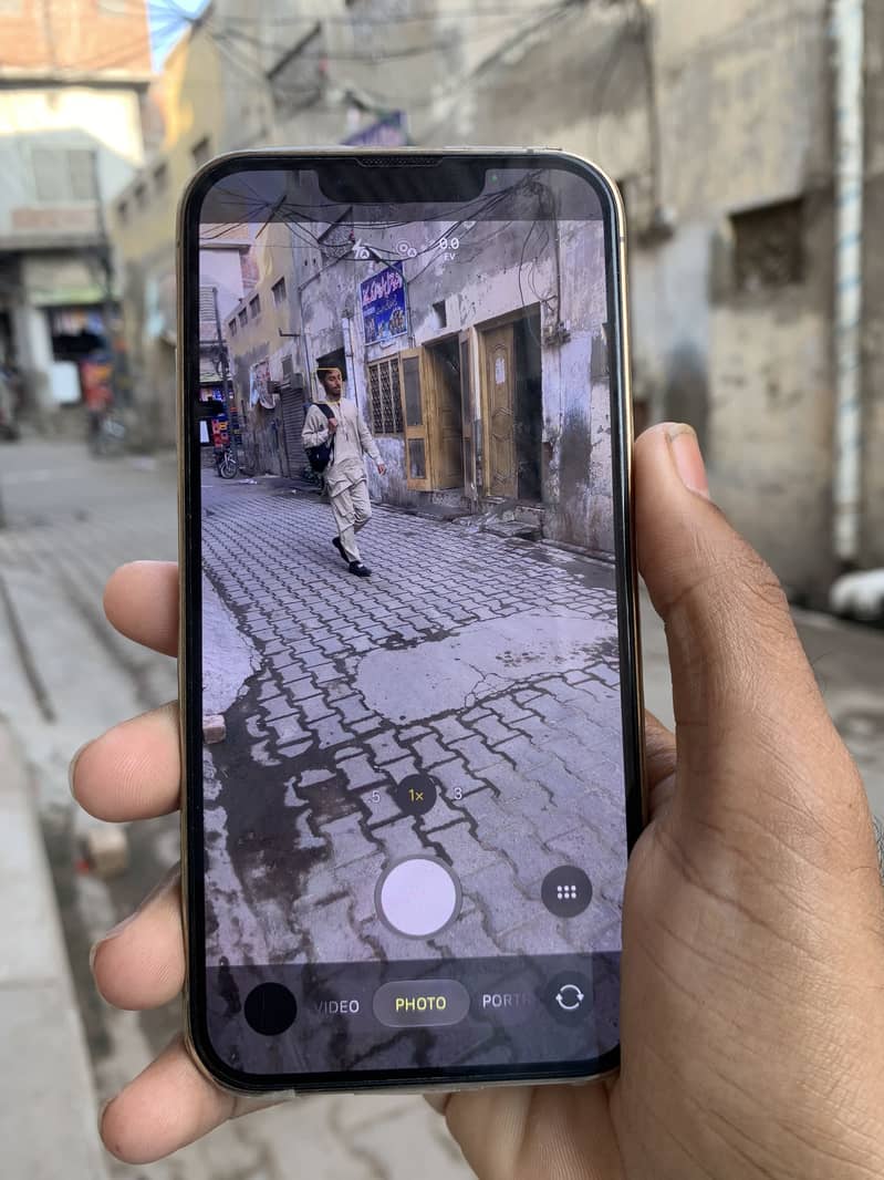 Apple iPhone 13 Pro 2