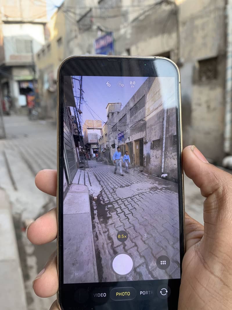 Apple iPhone 13 Pro 3