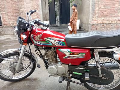 total geniun bike hai honda 125cc /0/3/0/3/4/1/3/3/2/8/0