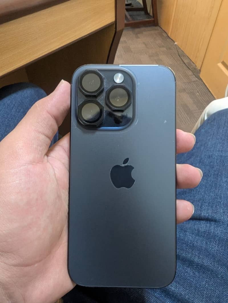 Apple iPhone 15 Pro 2