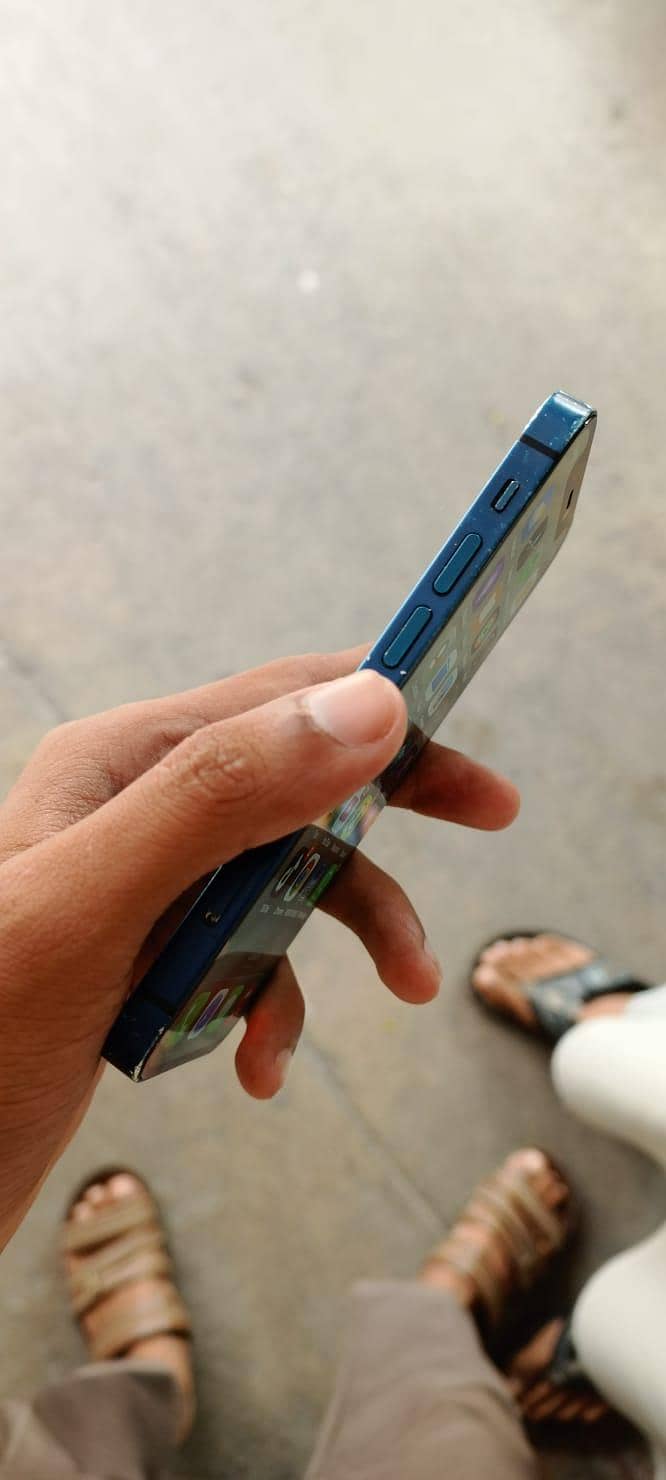 Apple iPhone 12 mini 9