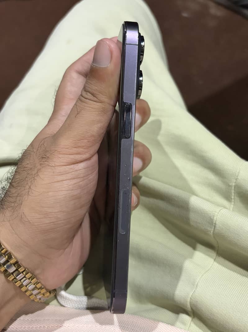 Apple iPhone 14 Pro Max 6