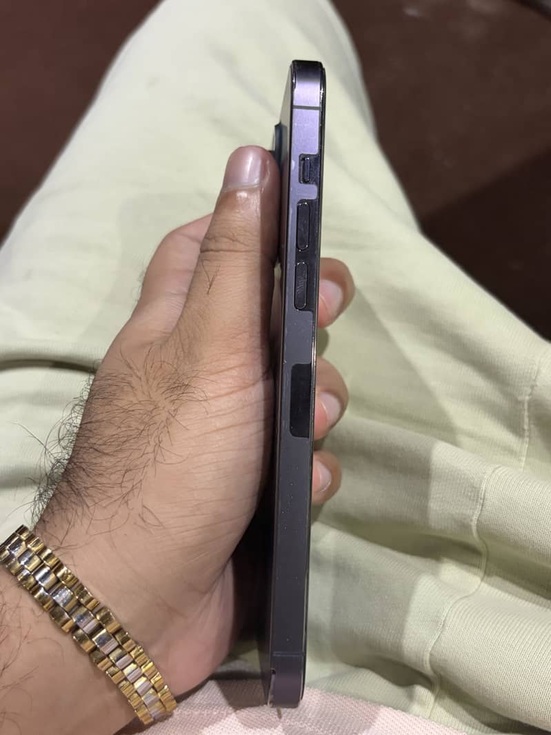 Apple iPhone 14 Pro Max 8