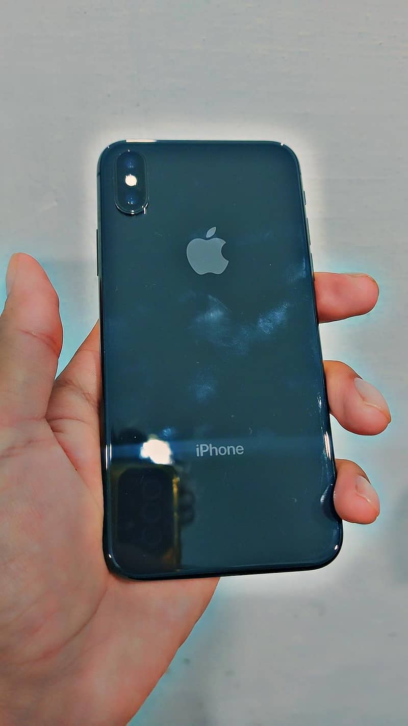 Apple iPhone X 4