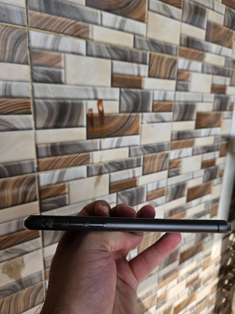 Apple iPhone 11 5