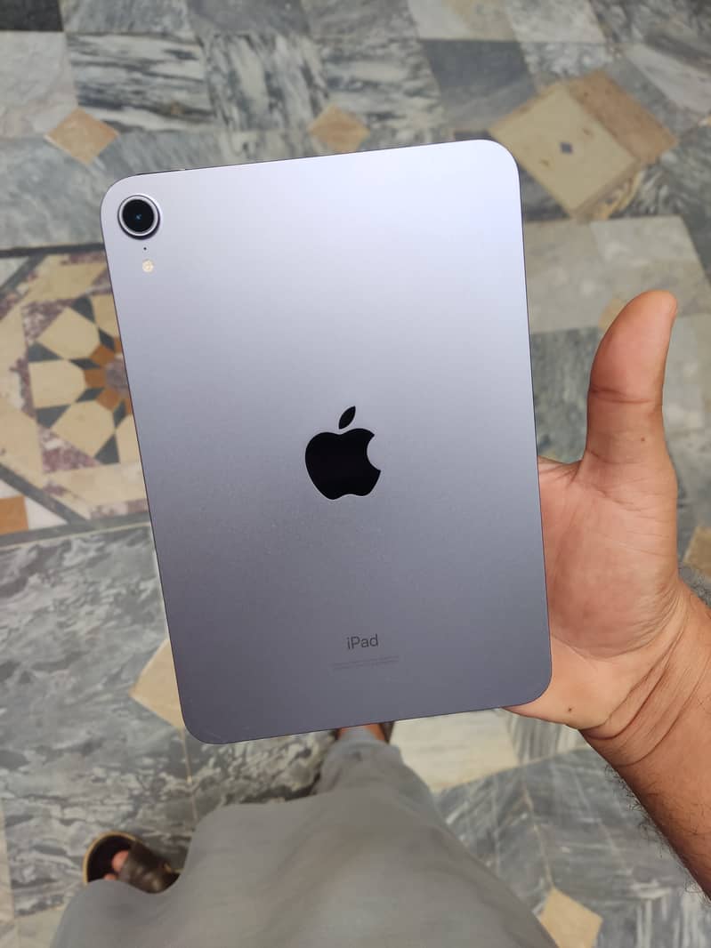 iPad mini 6th gen . Space Gray 1