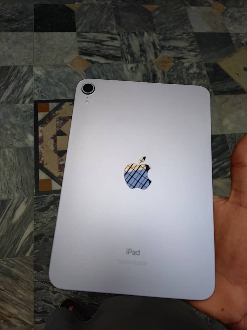 iPad mini 6th gen . Space Gray 2